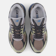 Charger l&#39;image dans la galerie, 2010
